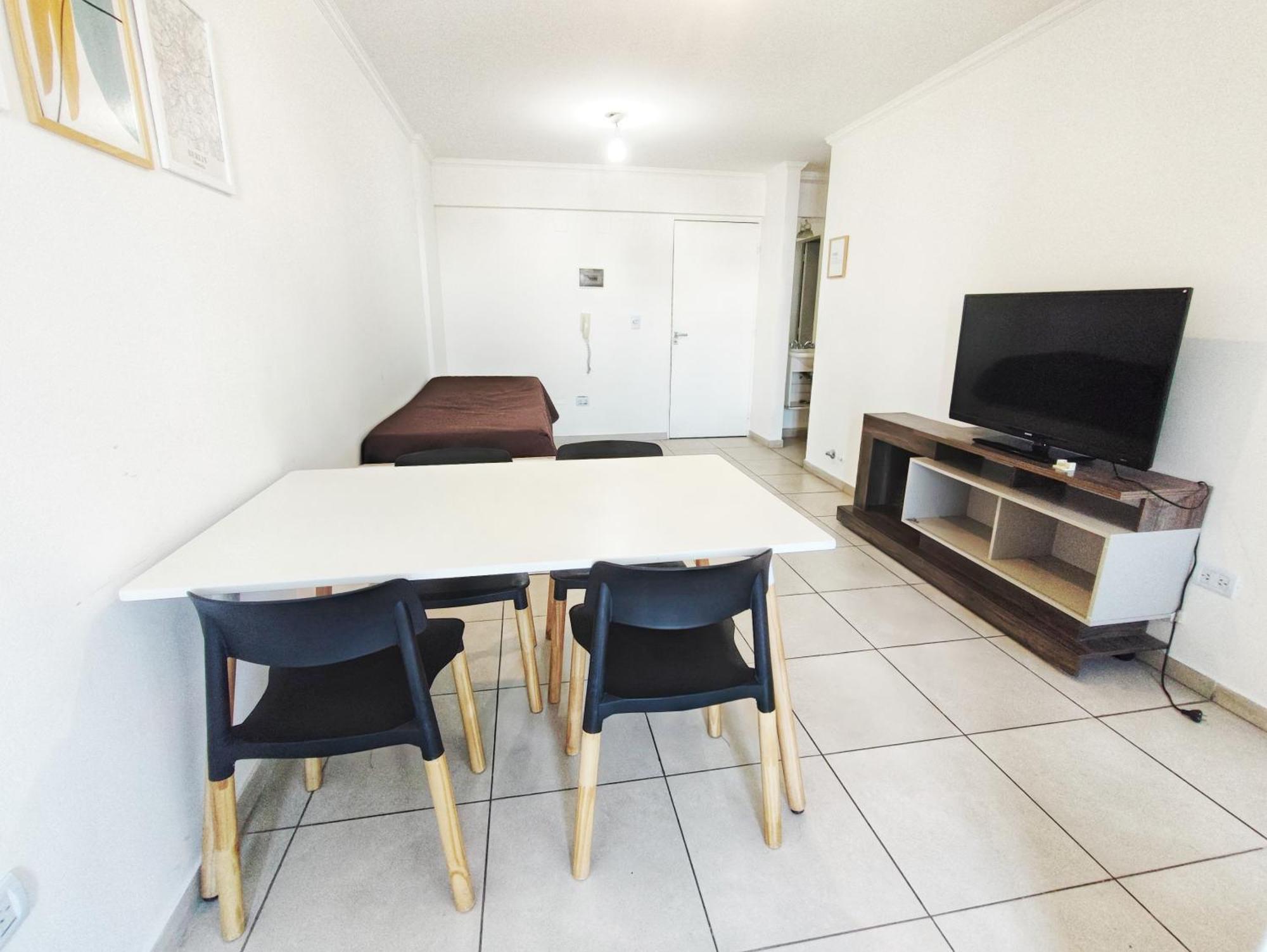 Departamento Calle Tucuman Con Pileta De Uso Compartido Balcon Y Excdlente Vista En Pleno Centro De Capital *